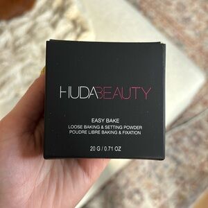 Huda Beauty Easy Bake setting powder UNOPENED
